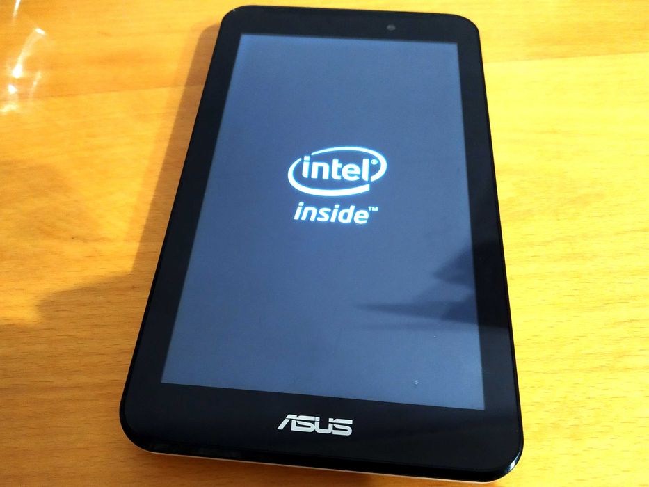 Планшет  ASUS невеликий