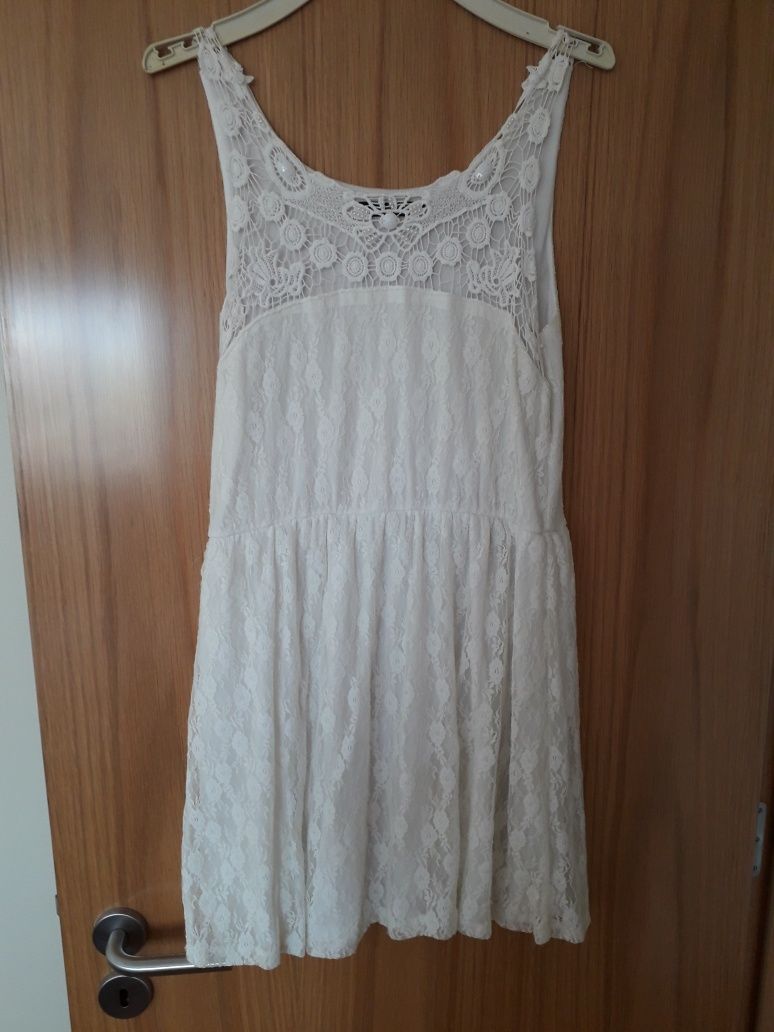 Vestido em renda