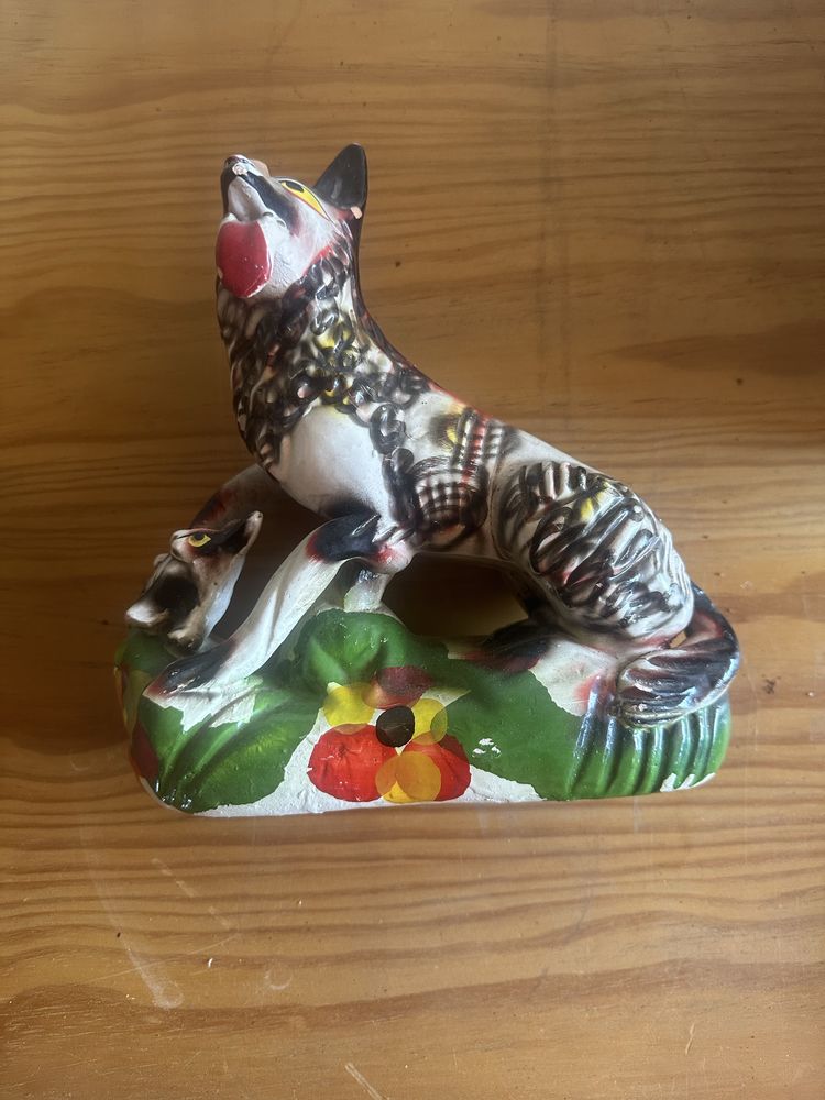 Cão antigo em faiança