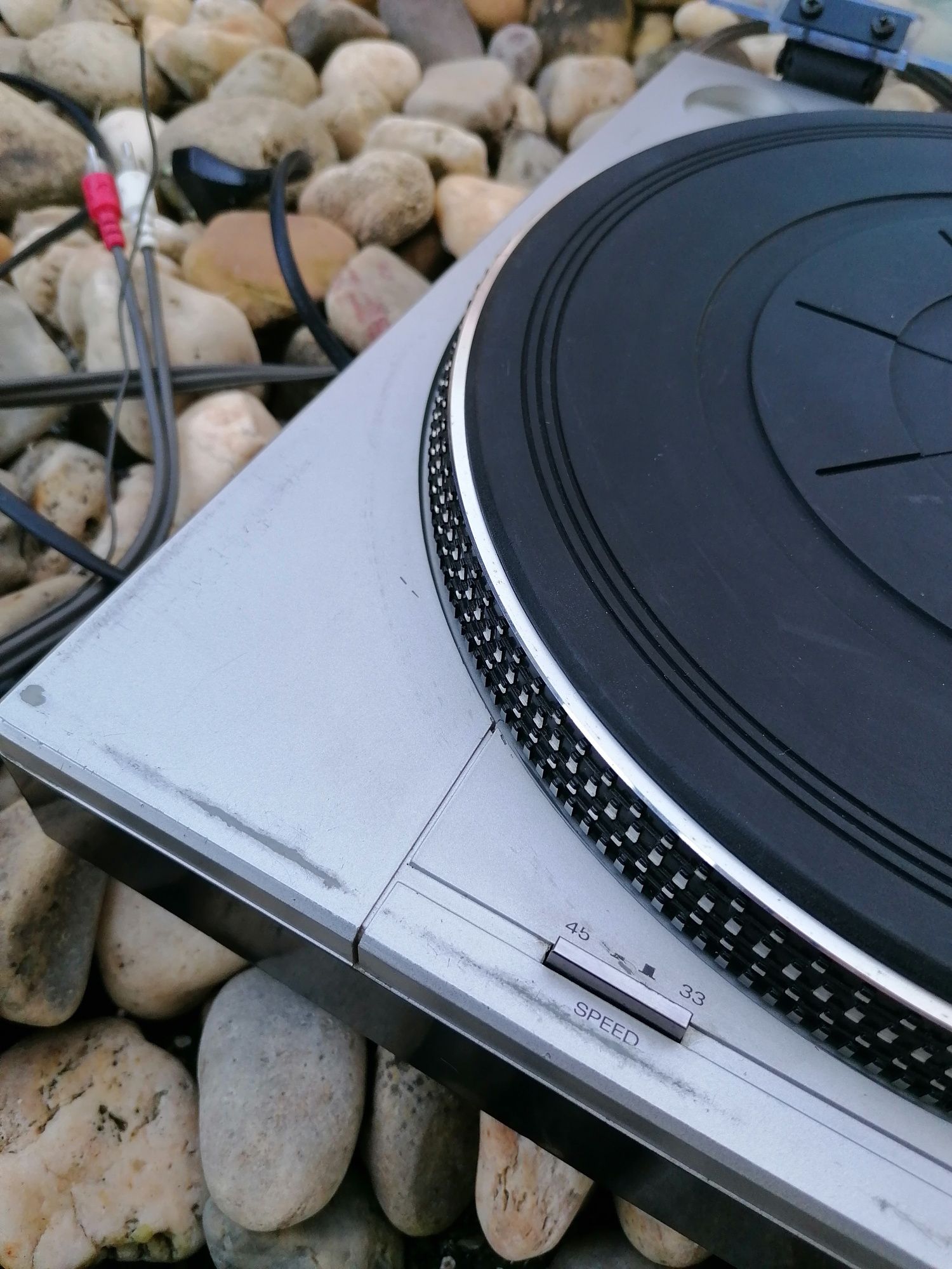 Gira-discos Sanyo TP30