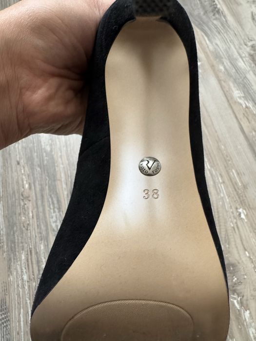 Туфлі на підборах , натуральна замша