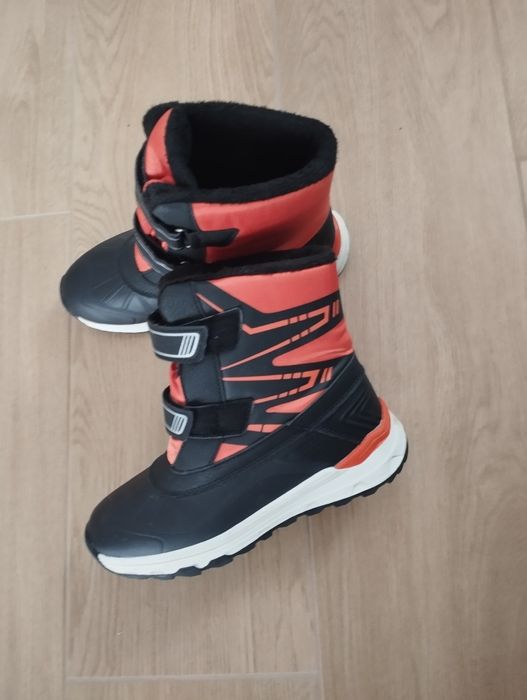 Śniegowce czarno-pomaranczowe