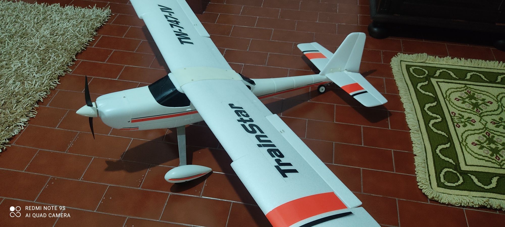 Avião RC trainstar envergadura 1400mm