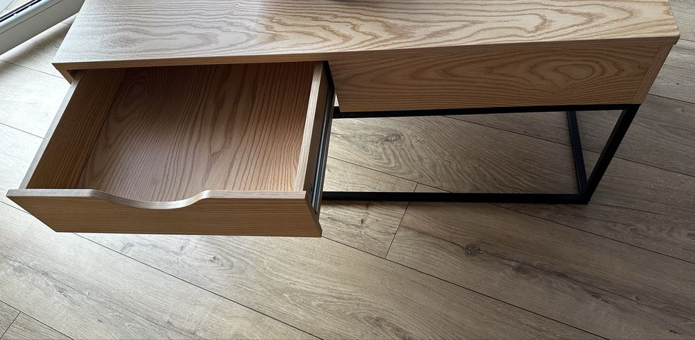 Stolik kawowy z szufladami