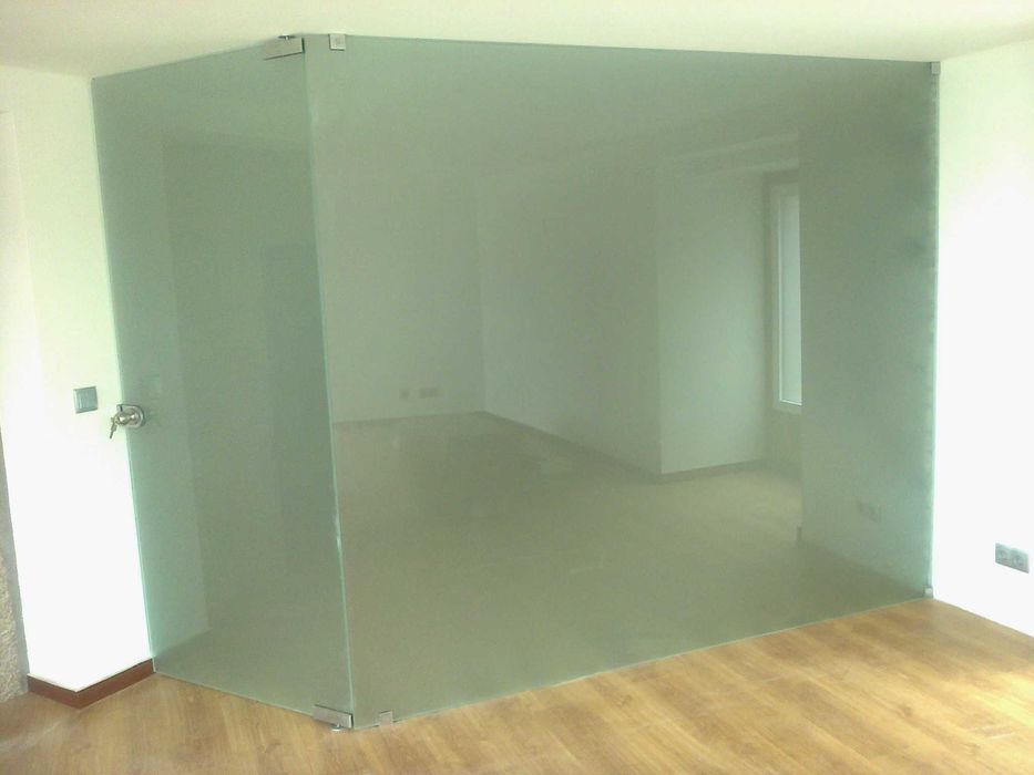 Divisória 274,5 x 187 cm Vidro temperado fosco 1cm 10mm espessura