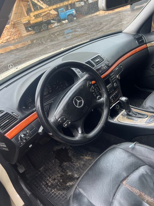 Mercedes w211 2008 рік