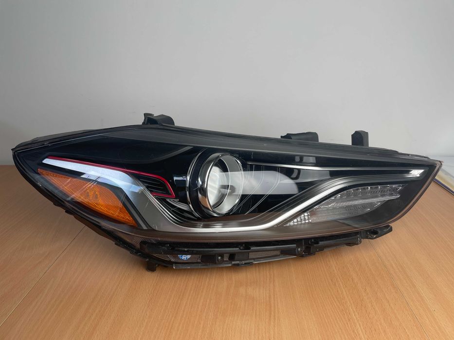 Фара Hyundai Elantra Sport 2018 правая ОРИГИНАЛ