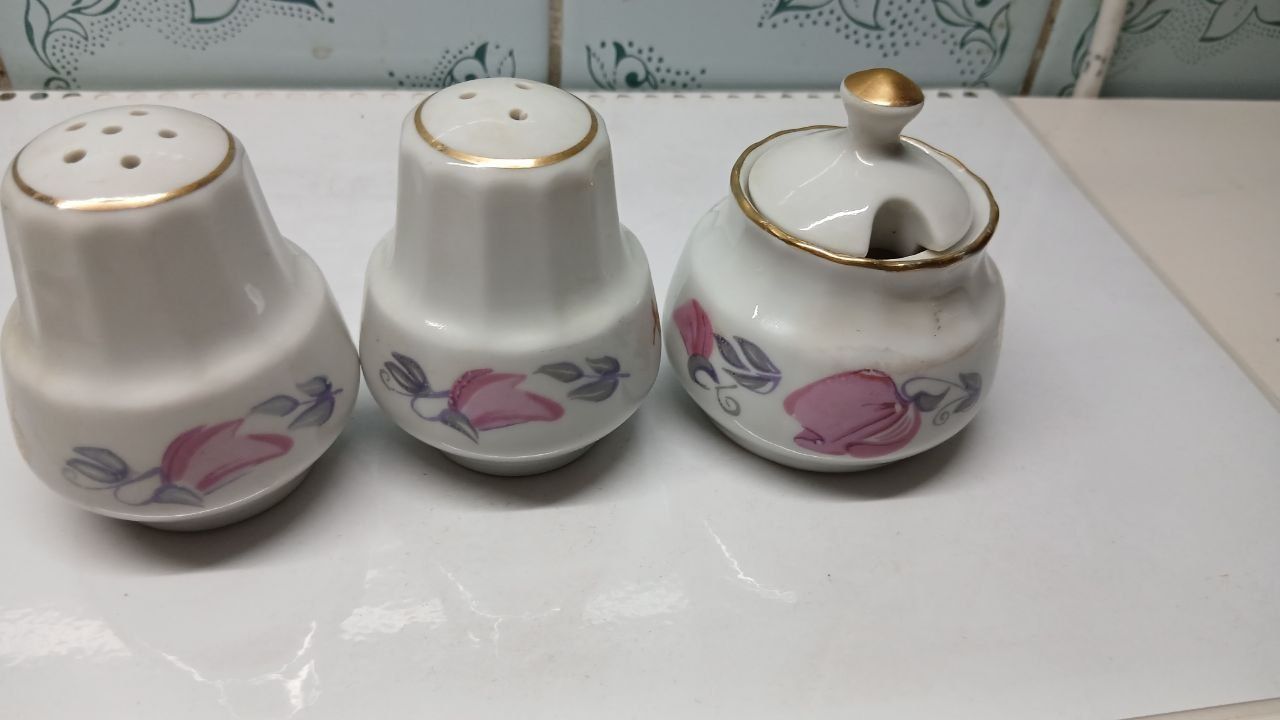 Рижский фарфор блюдо, соусник, перечница, солянка, горчичница