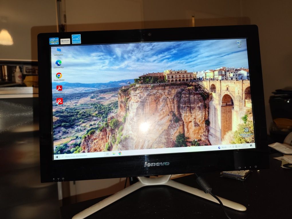 Lenovo AiO C 340 i3, 6GB RAM, 256 GB SSD  Win 10