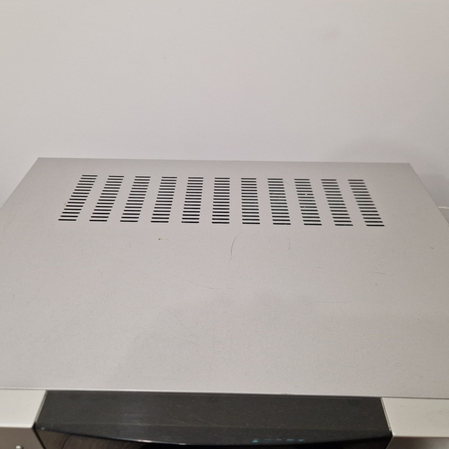 Amplituner eltax avr-250