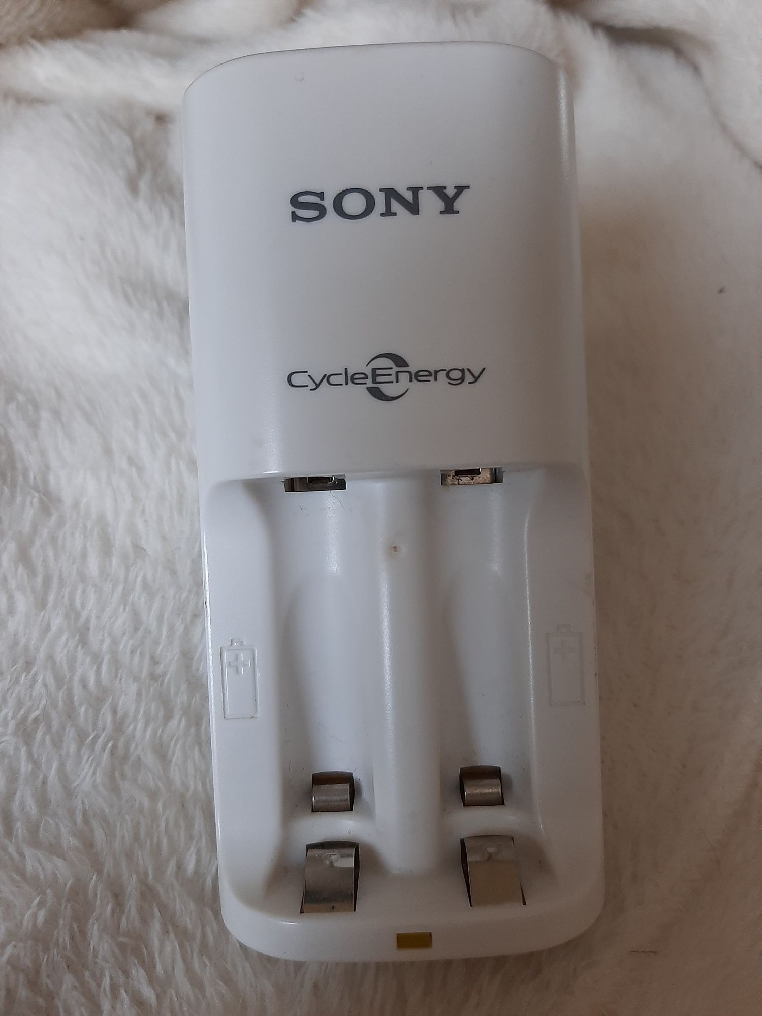 Carregador de pilhas Sony CycleEnergy