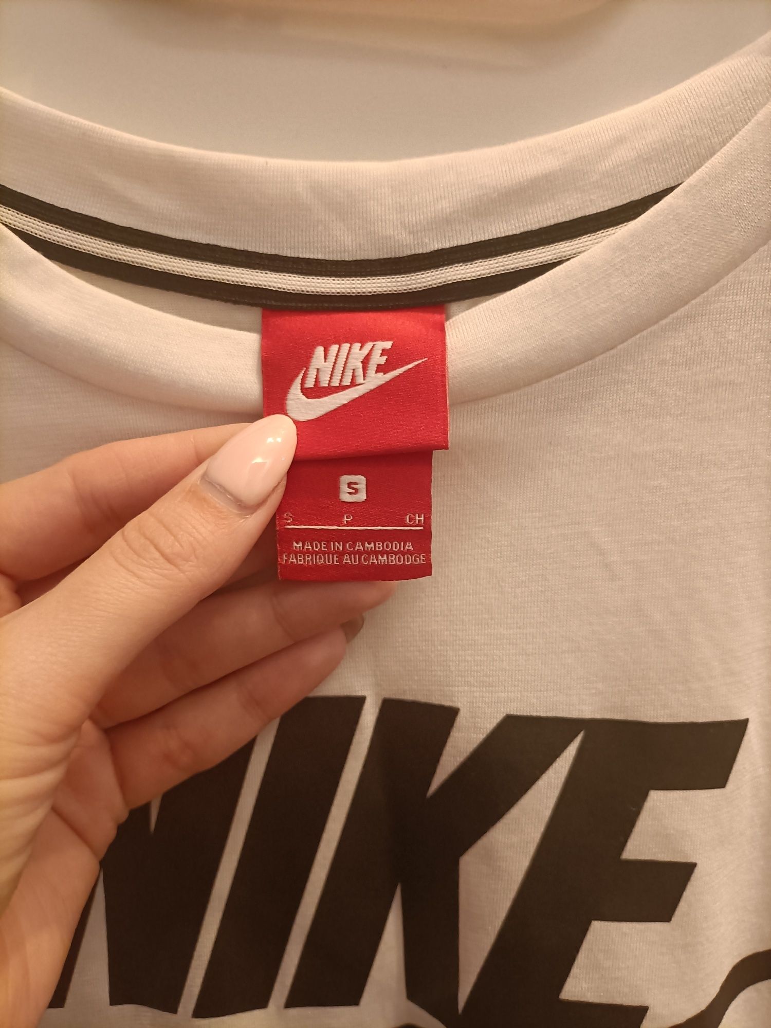 Nowa damska koszulka Nike S