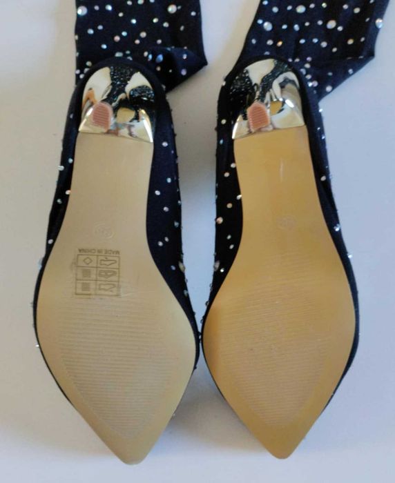 Czarne kozaki szpilki za kolano  – złoty obcas, kryształki, eleganckie