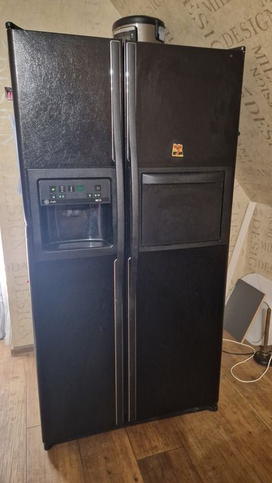 Холодильник Profile  177см 90см