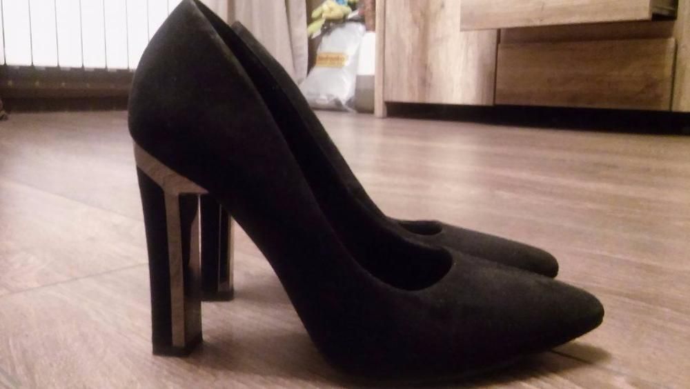 Buty na obcasie rozmiar 37