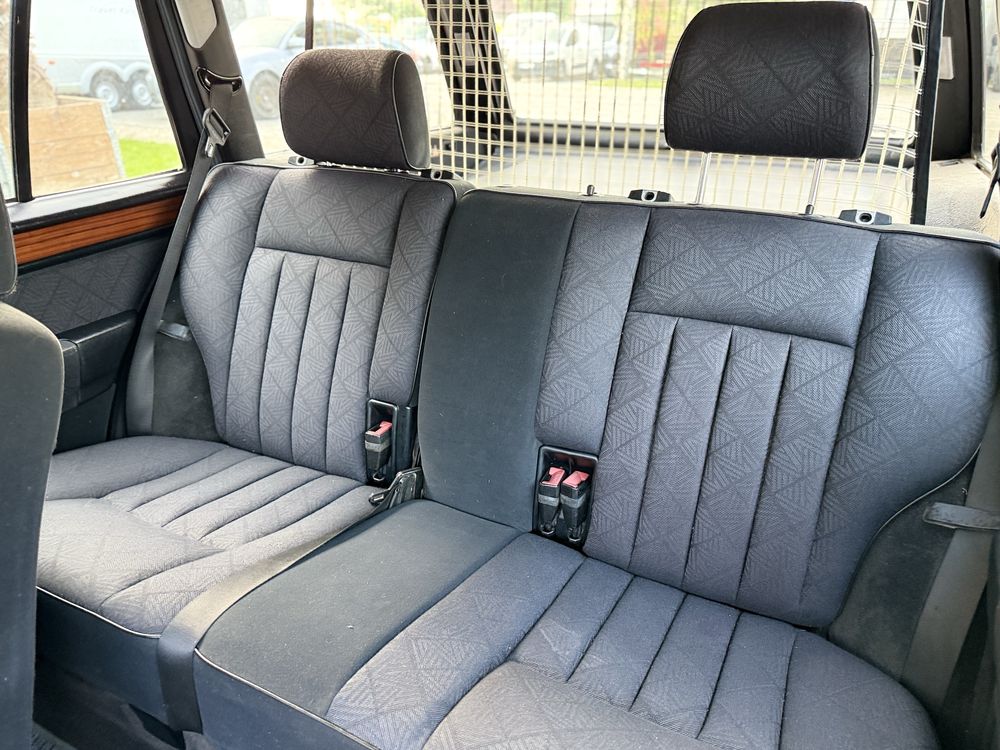 Mercedes E 124 automat
