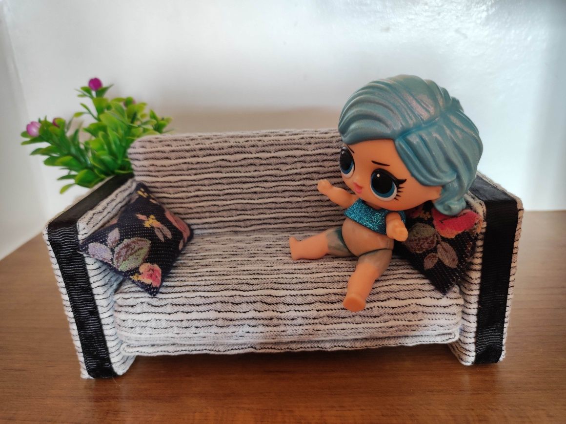 Меблі для лялькового будинку lol