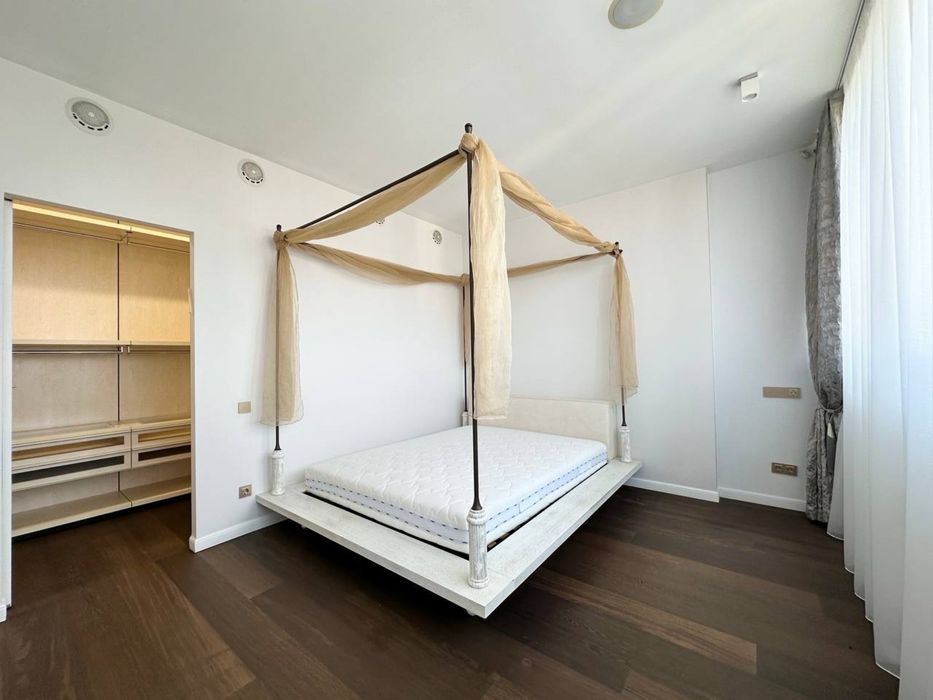 Продам 5 комнатный пентхаус Правый берег