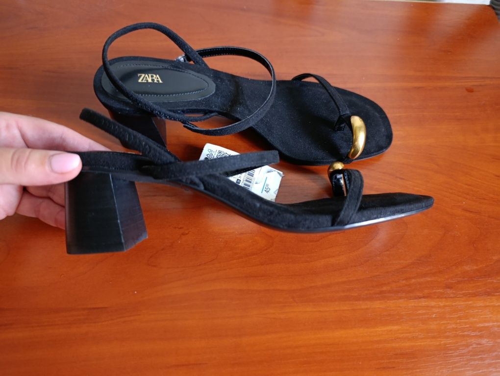 Новые босоножки Zara 37 р.