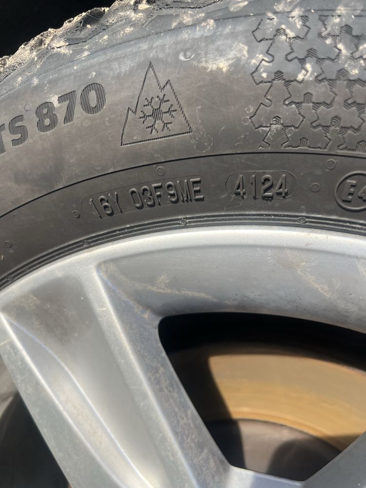 Komplet Alufelg r16  Orginalnych Audi z oponami 2024rok