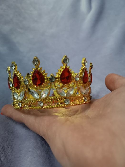 Корона на торт Нова.