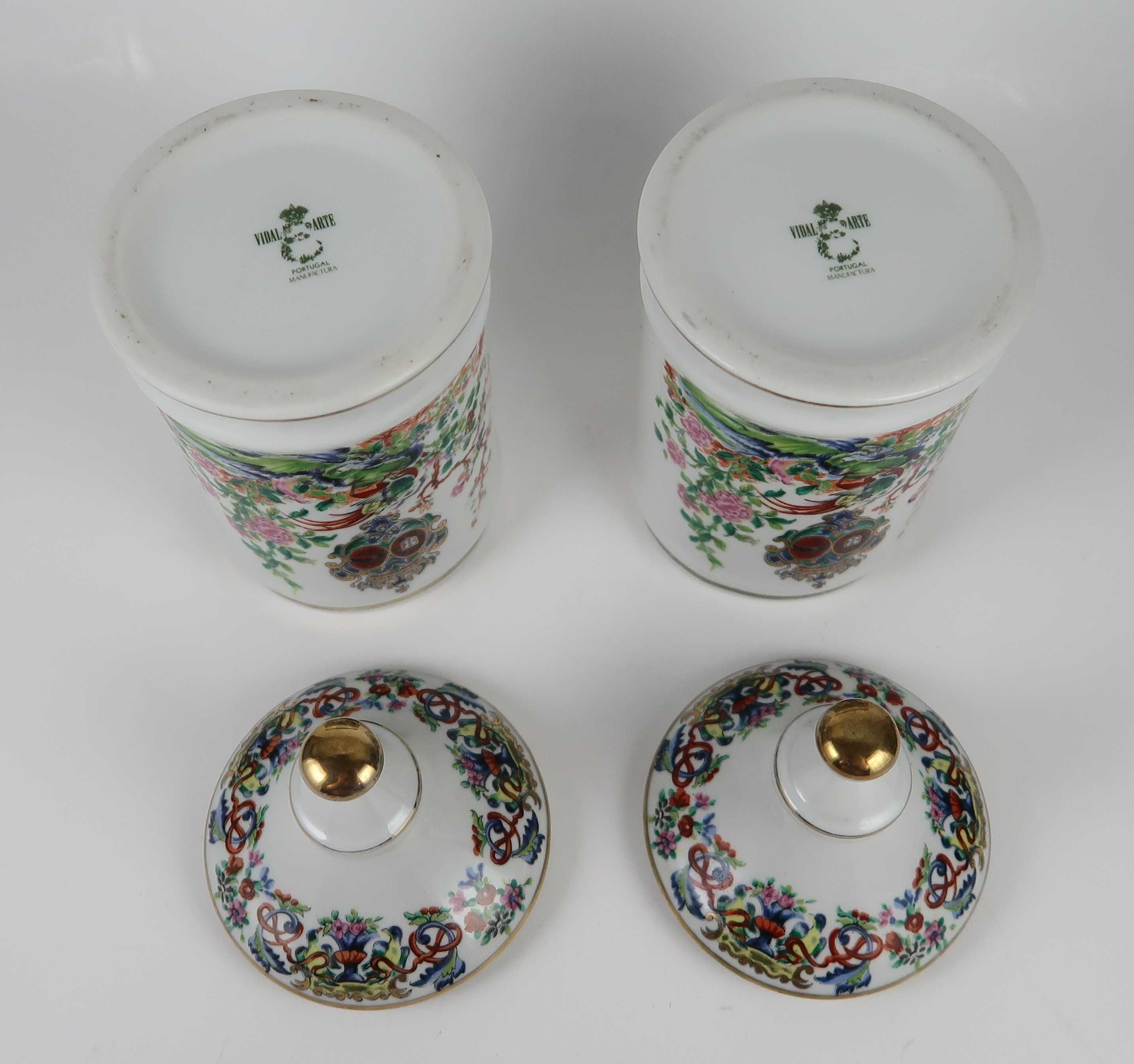 Porcelana Brasonada - Jarra e frascos, cada