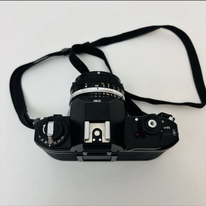 Nikon EM - 35mm Film Camera + Lente Nikon 50mm f1.8