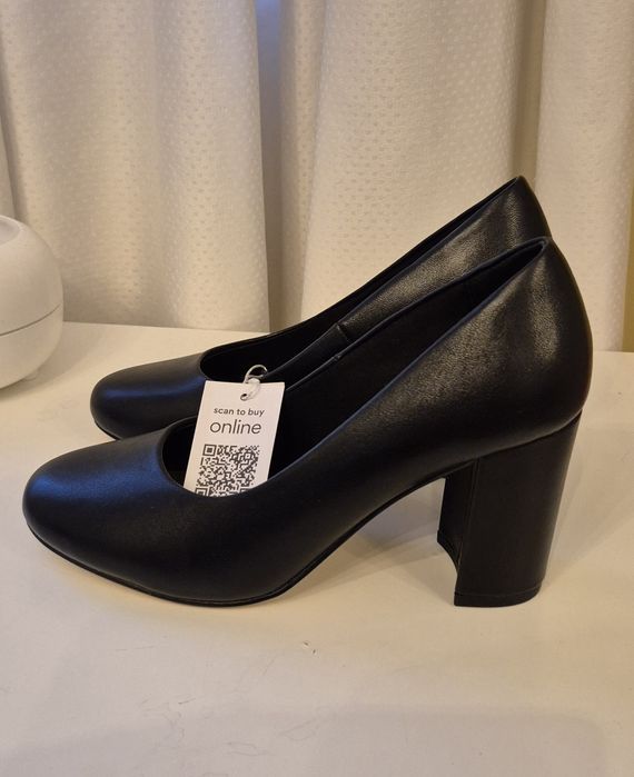 Nowe buty na obcasie Clara Barson 37