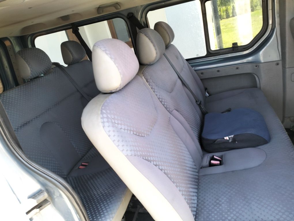Renault Trafic II long 2.0dci hak 9 osobowy