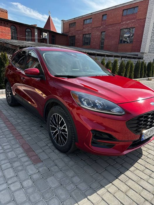 Ford Escape Plag-in hybrid, гібрид, плагін, підзаряджаємий форд ескейп