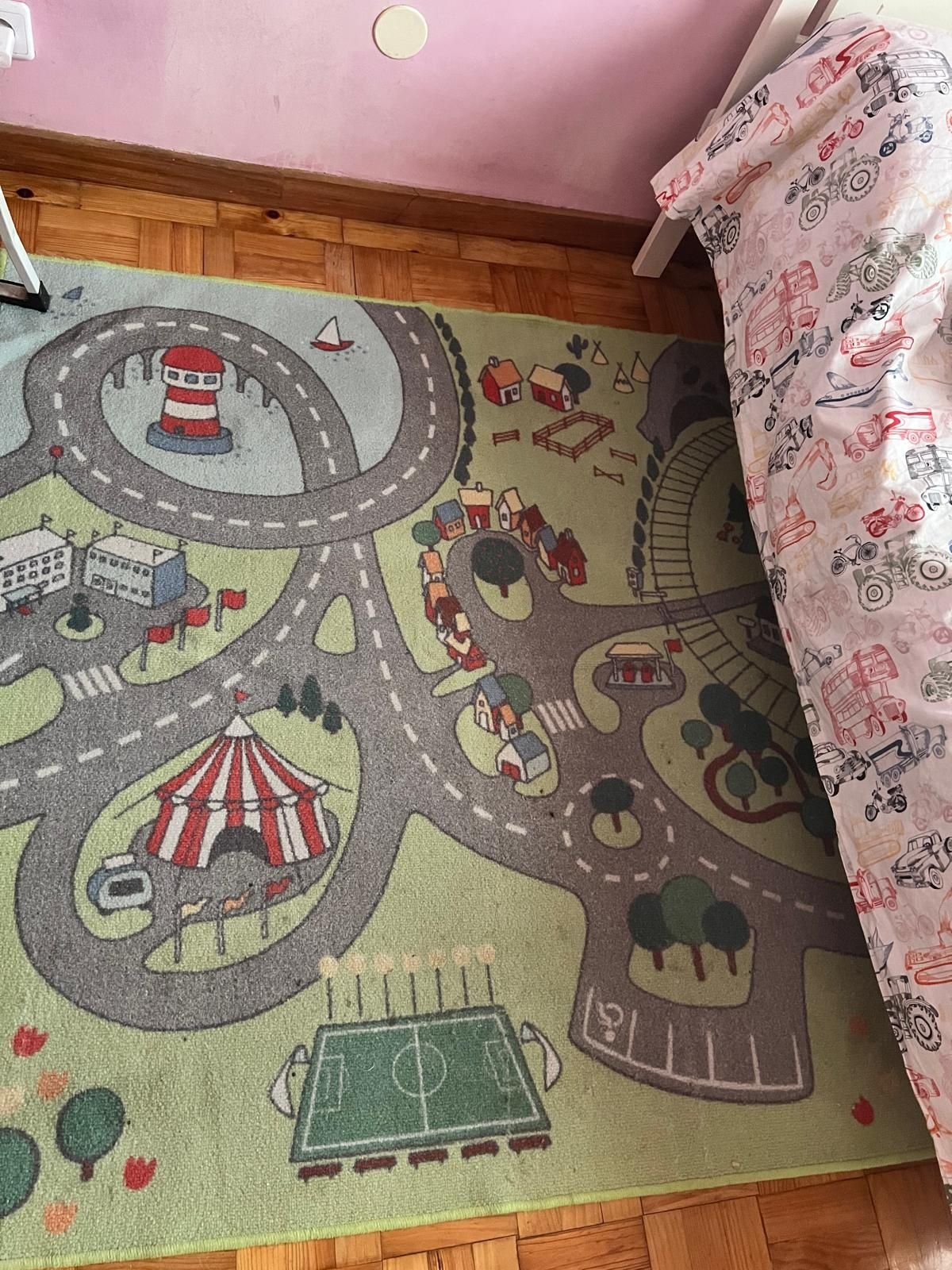 Quarto de criança branco e azul