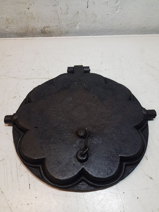 Stara żeliwna gofrownica zapraszam