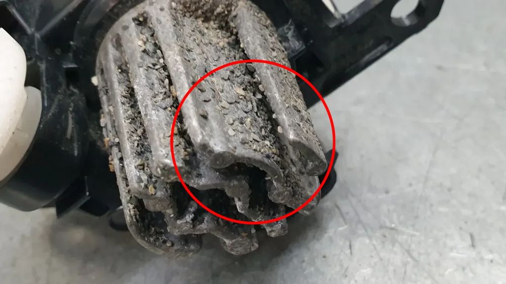 Farol nevoeiro frente esquerdo FORD Kuga III (DFK)