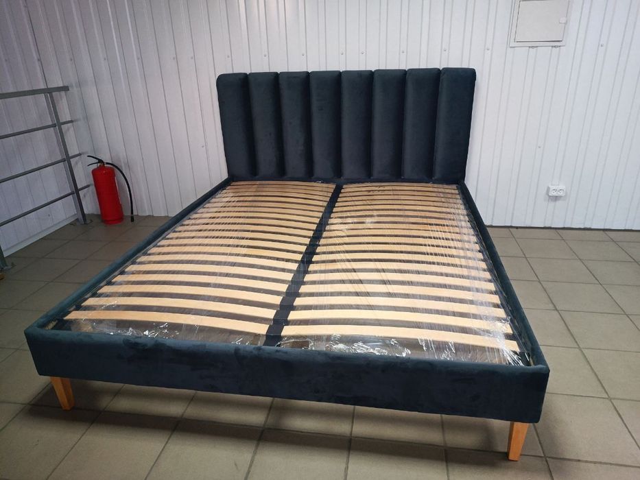 Ліжко мʼяке на ніжках «Ваніль»