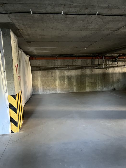 Оренда паркомісця