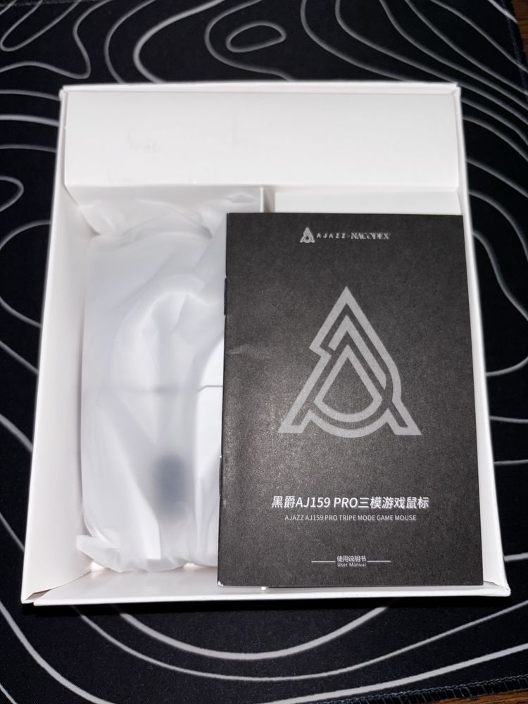 Мишка Ajazz AJ159PRO є Білі та Чорні