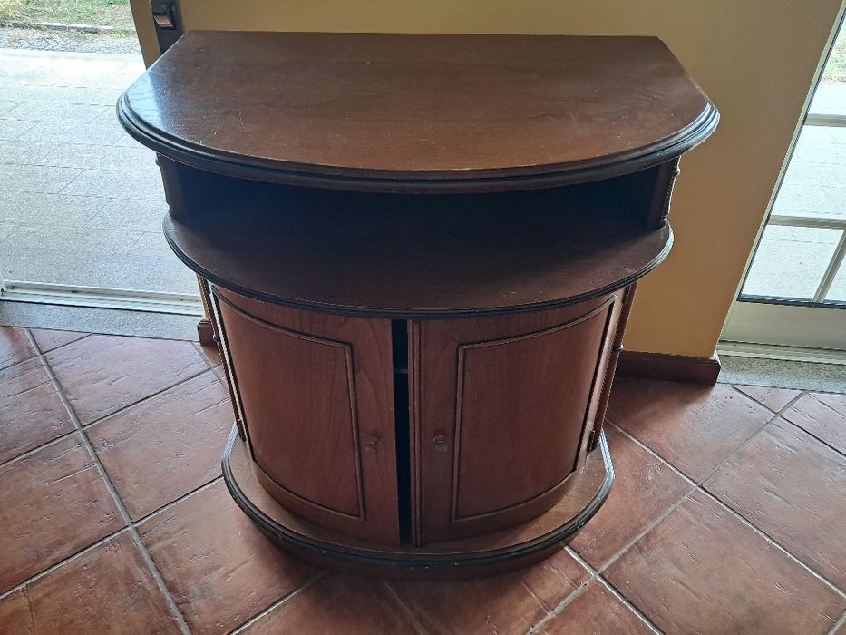 Mesa de televisão, etc.