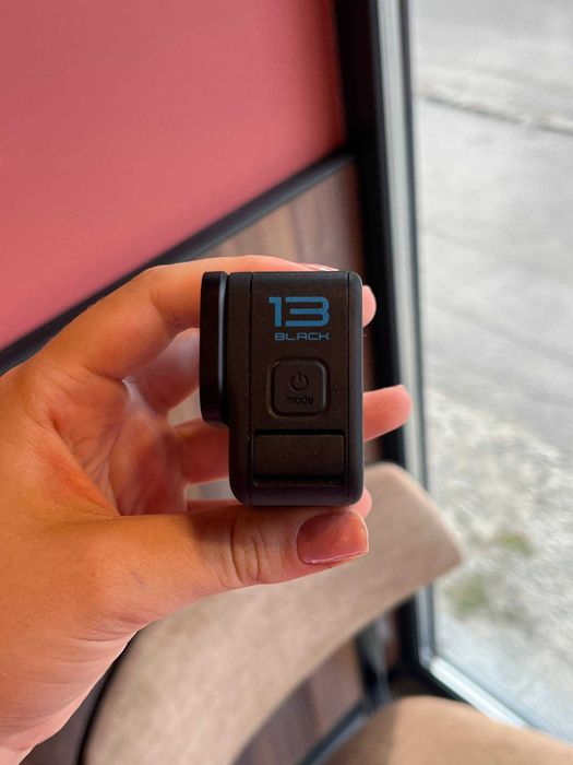 Екшн-камера GoPro Hero 13 з чудовим комплектом.