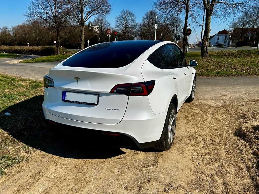 Tesla Model Y Long Range Dual Motor AWD