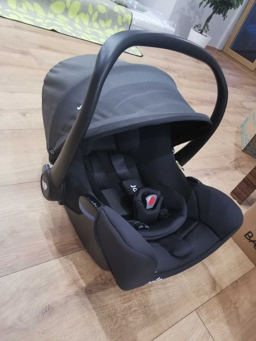 Fotelik samochodowy Joie i-snug 0-13kg z akcesoriami