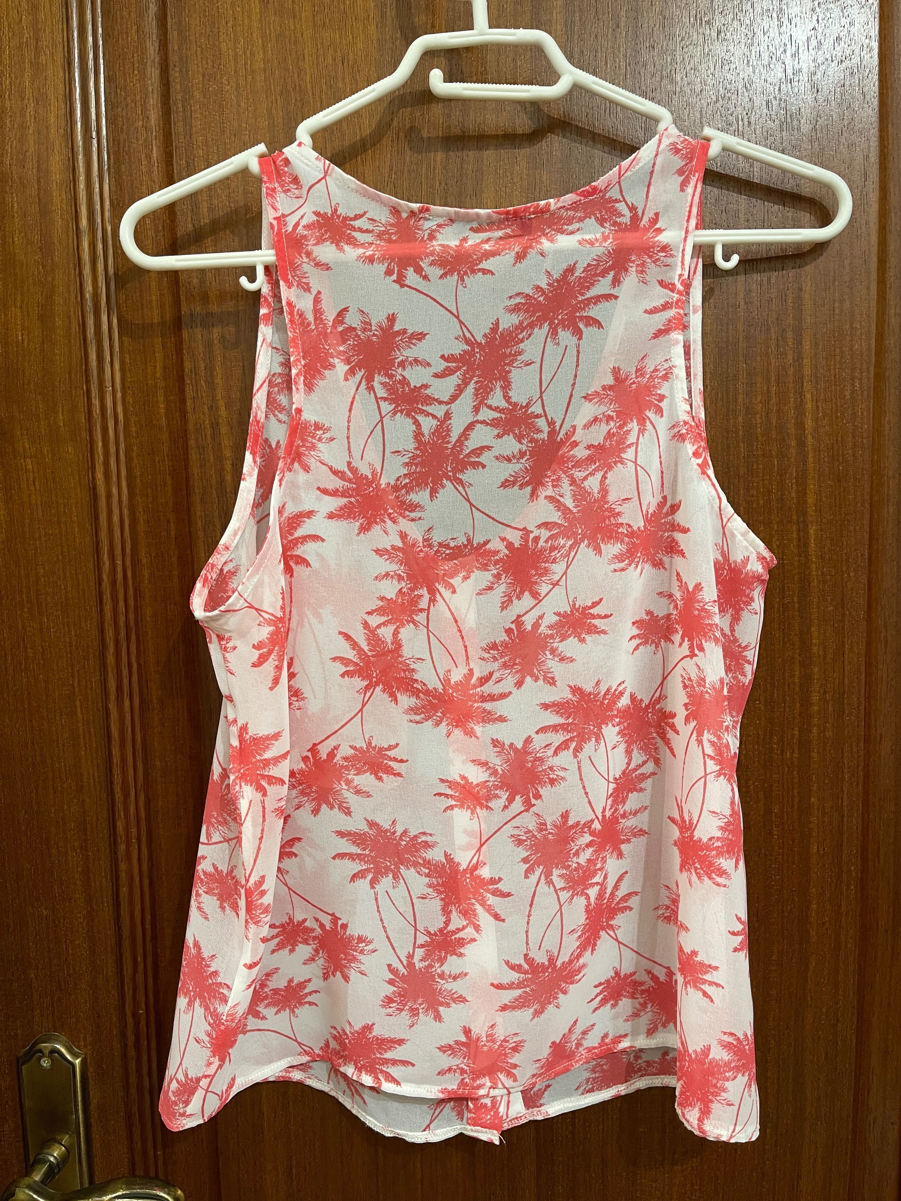 Top padrão tropical branco/rosa