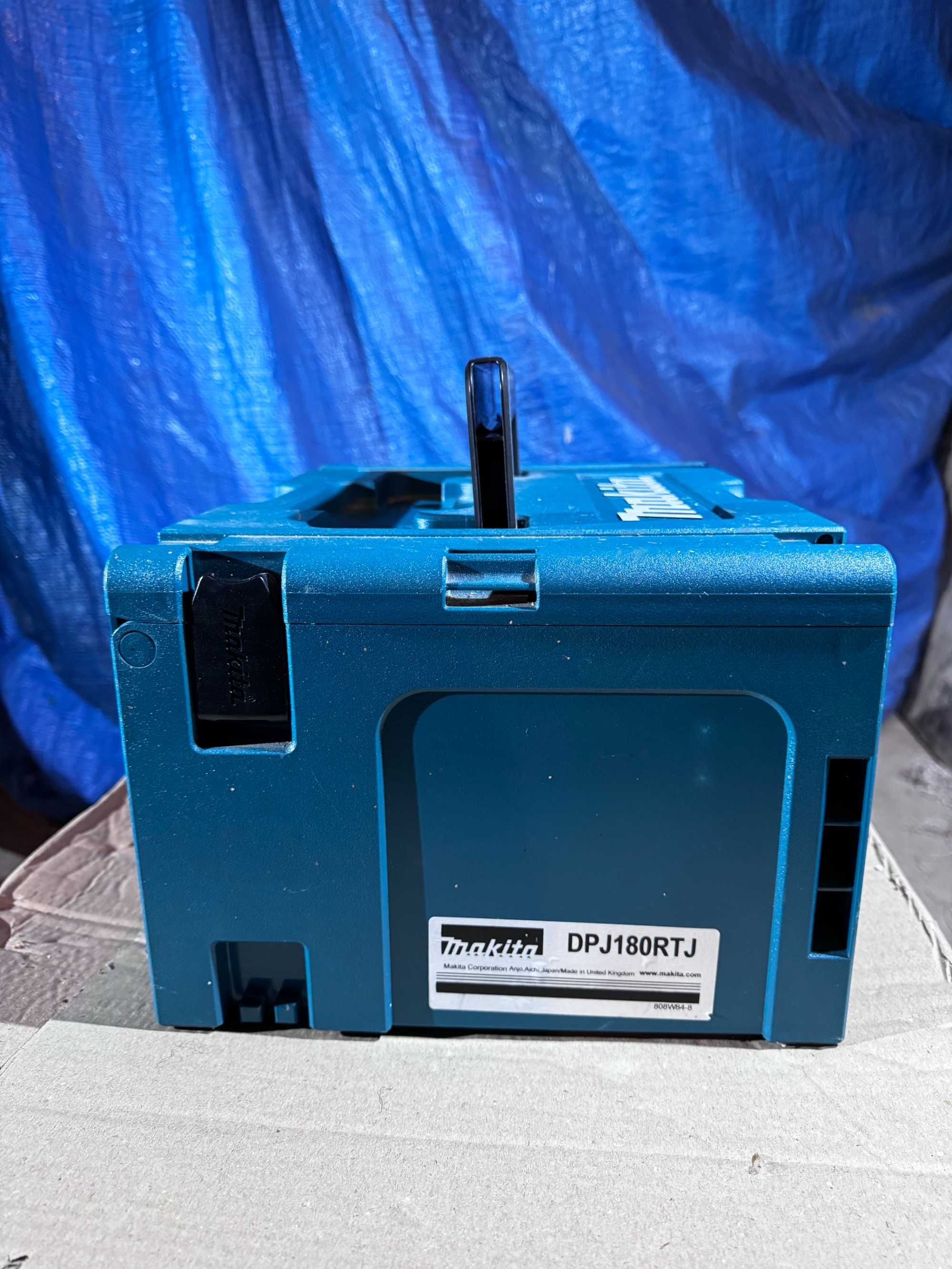 Фрезер Makita DPJ180RTJ , новий-запакован!