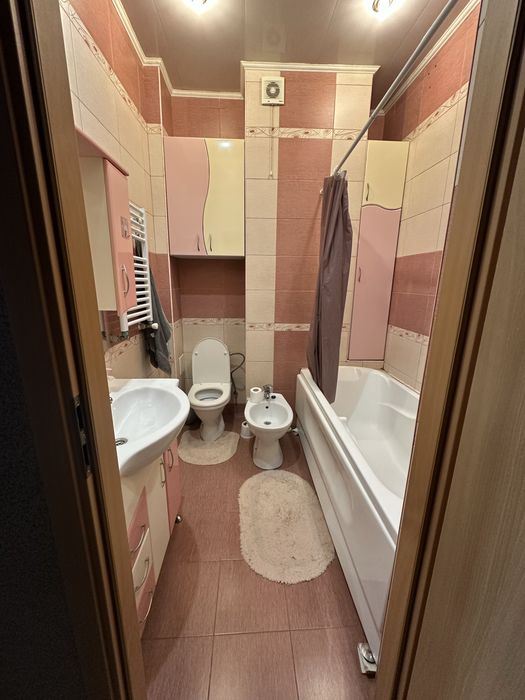 Кімната на підселення для дівчини