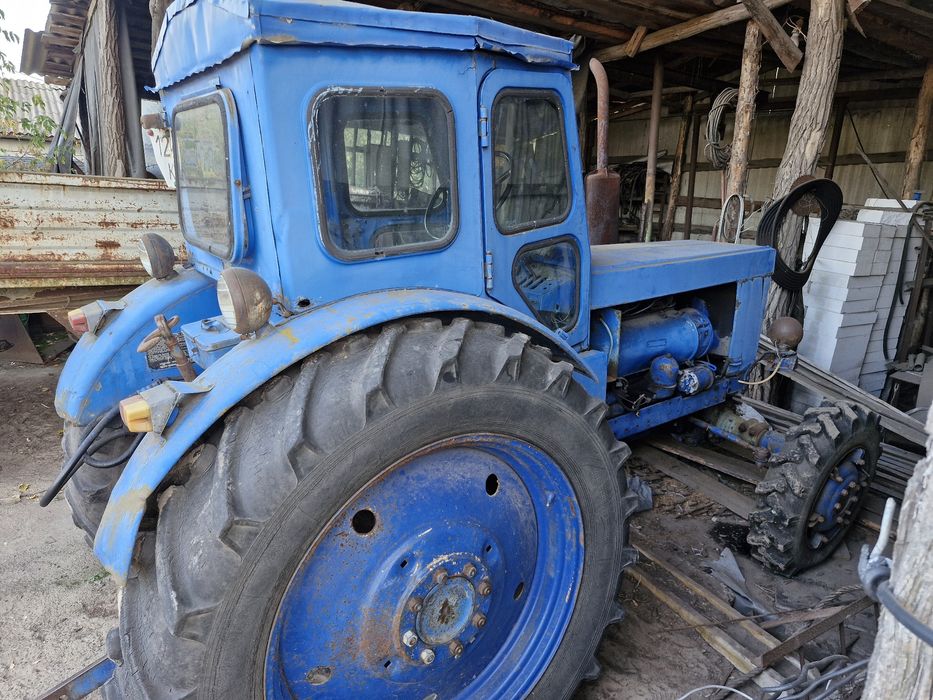 Продам трактор Т40 + прицеп