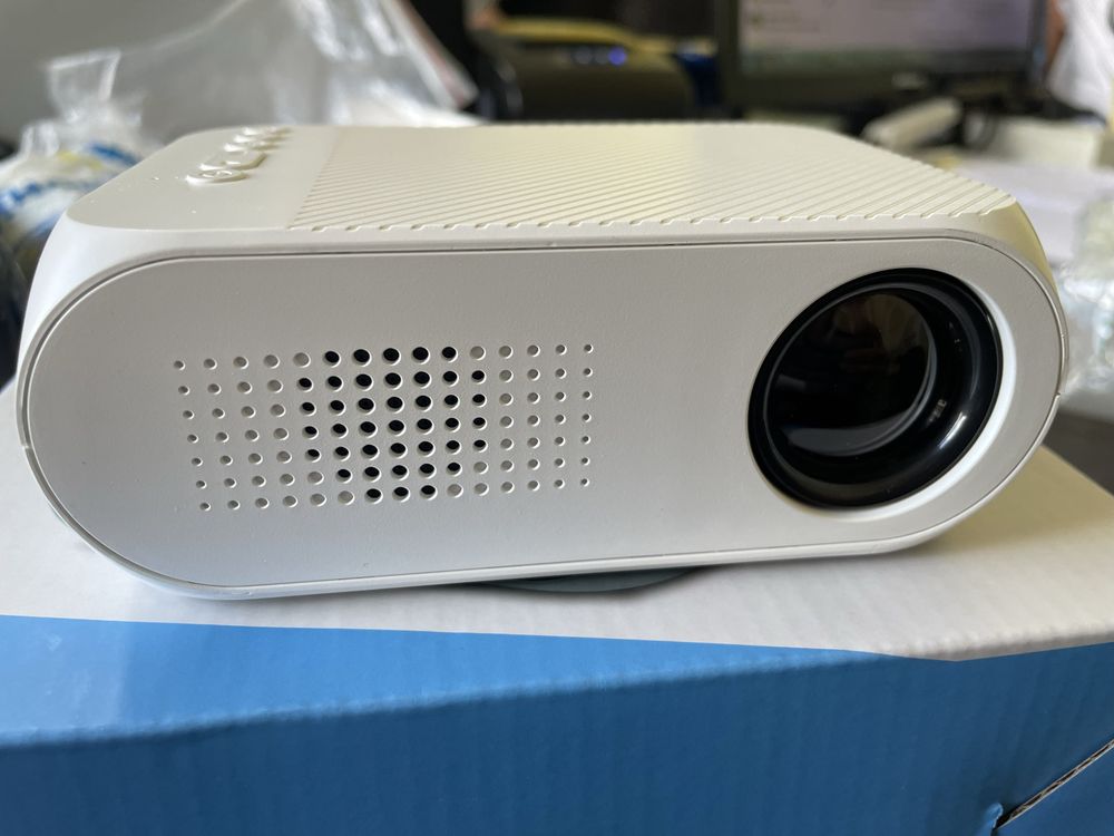 Проектор Projector LED YG-320 Mini 700 lumen