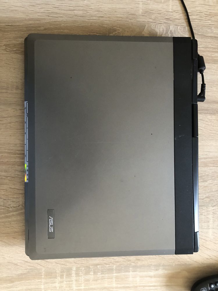 Laptop asus a6j.