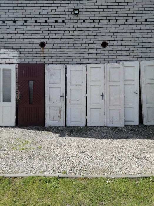 Drzwi drewniane używane