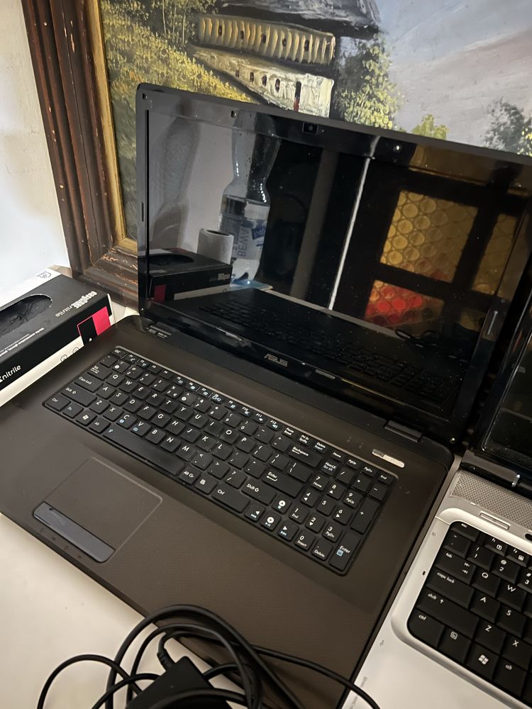 Dwa laptopy asus K72JK oraz hp dv9700