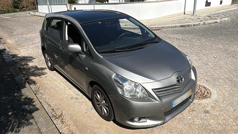 Toyota Verso 2.0 D-4D 7 lugares