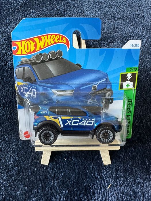 hot wheels volvo xc40 recharge granatowy